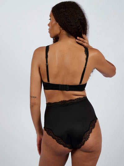 PRÉCOMMANDEZ LE SOUTIEN-GORGE ERICA HIGH APEX NOIR